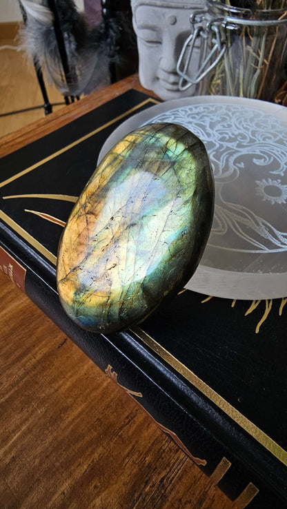 Galet labradorite orange verte